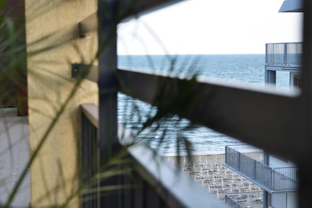 Piazza Nember Attico Con Vista Mare Apartment Lido di Jesolo Exterior photo